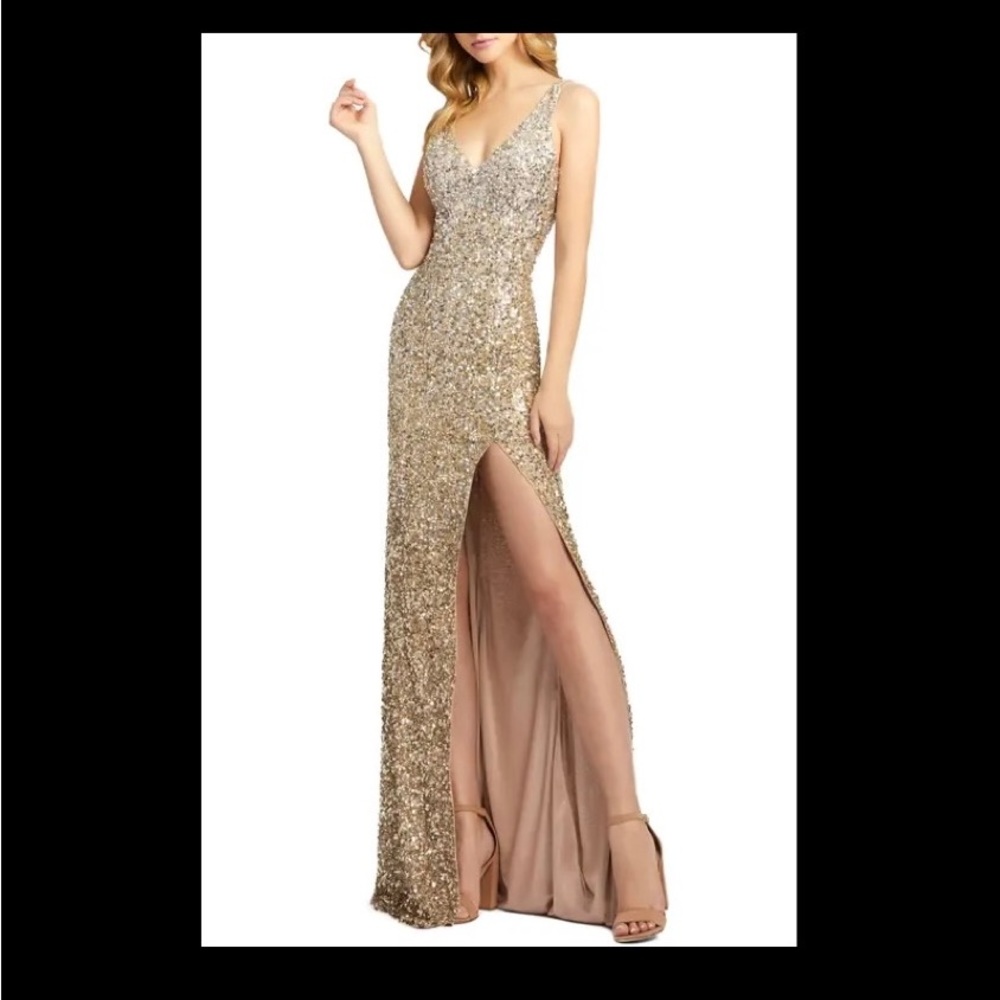 Mac Duggal Sequin Sleeveless Gown- Size 12: Shimmering Gold
